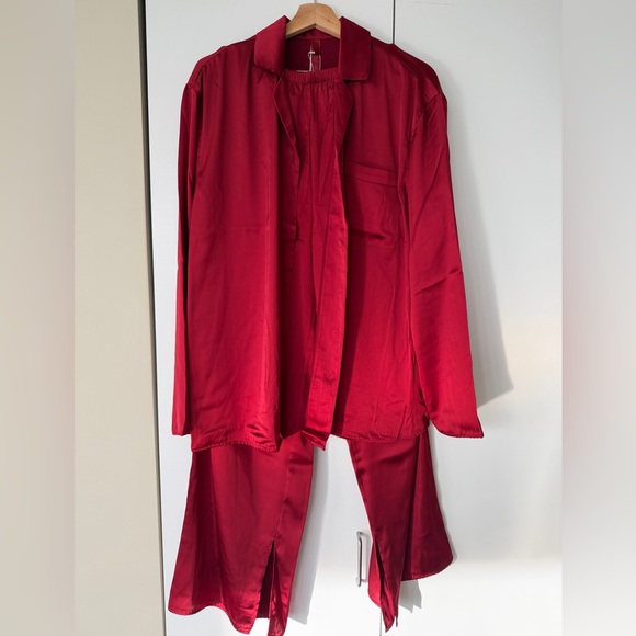 SKIMS Red Satin Pajama Set - Picture 14 of 14